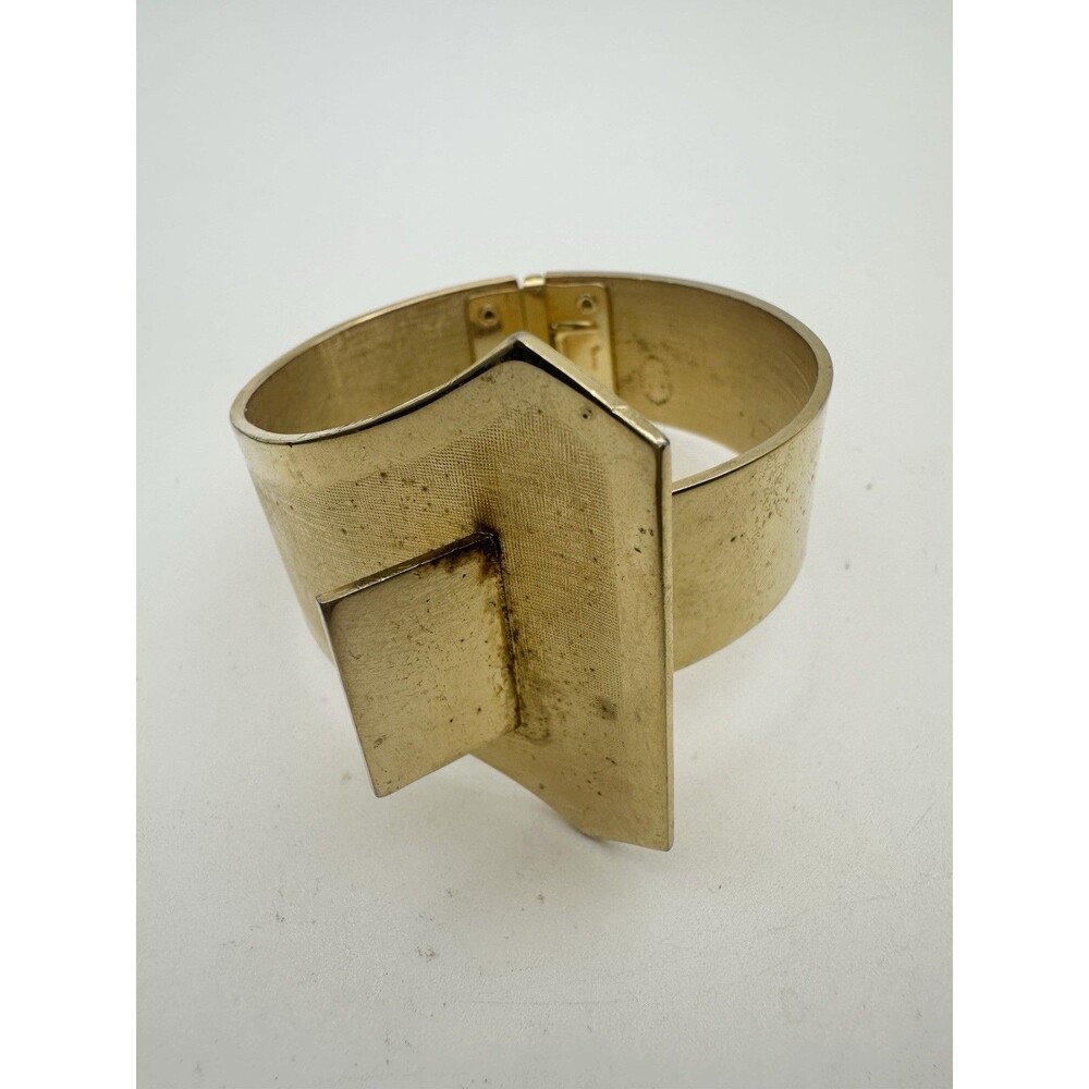 Vintage Signed CROWN TRIFARI Brushed Gold Tone Clamper Hinge Cuff Bracelet 6.75”